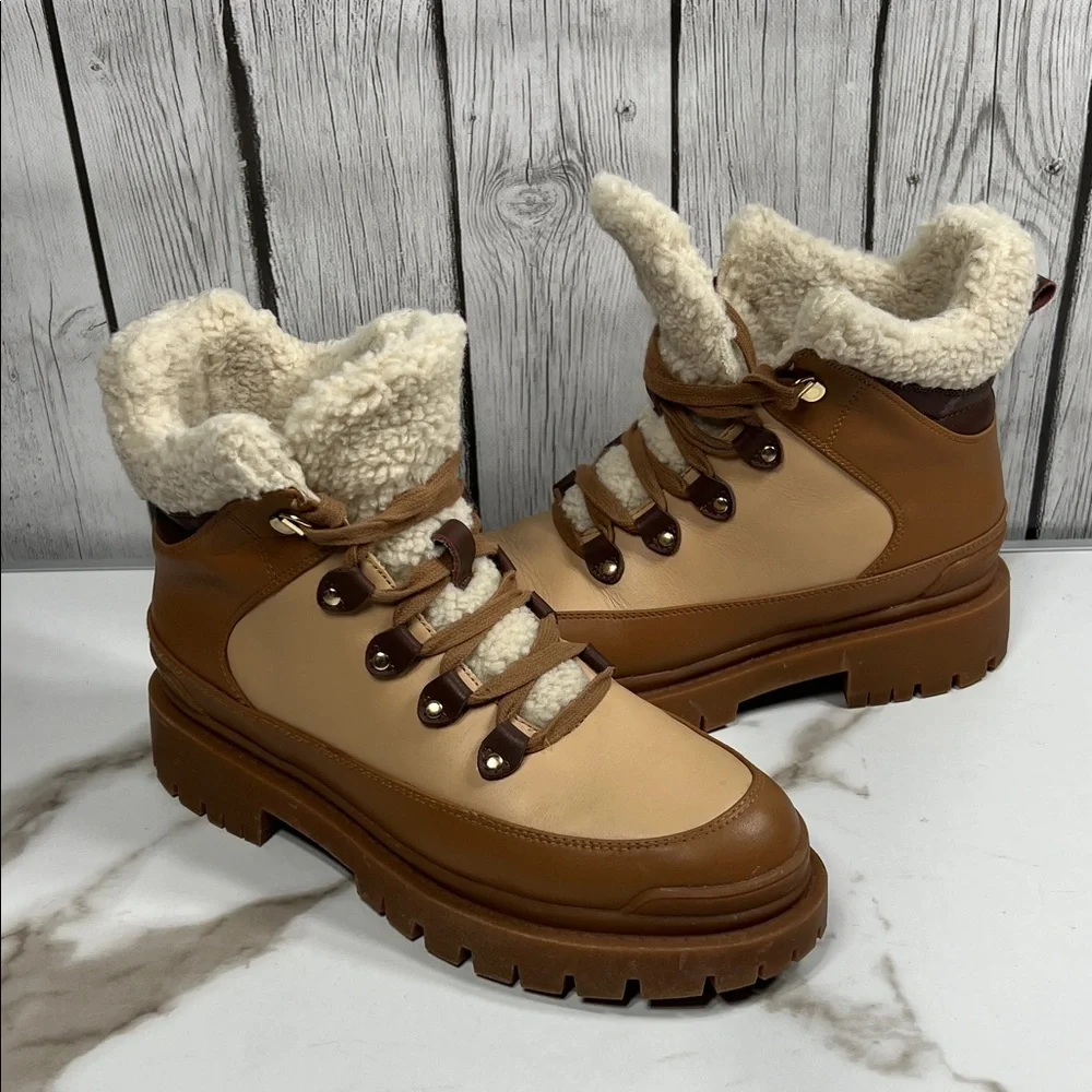 Aqua storm faux sherpa lined lugged sole ankle boots size 8